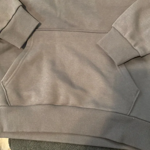 PUMA men’s small Gray Hoodie Sweatshirt - Picture 4 of 5